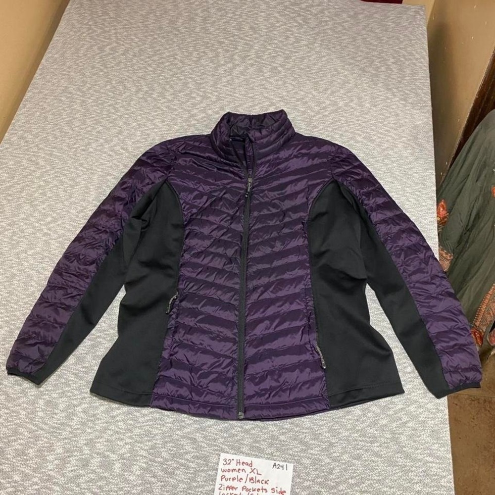 32' Head Purple/black jacket with zipper pockets/side panels women XL. SKU-A241